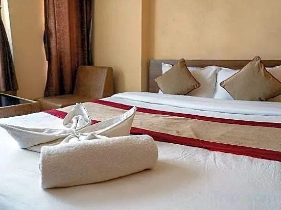 Holiday Hostel *