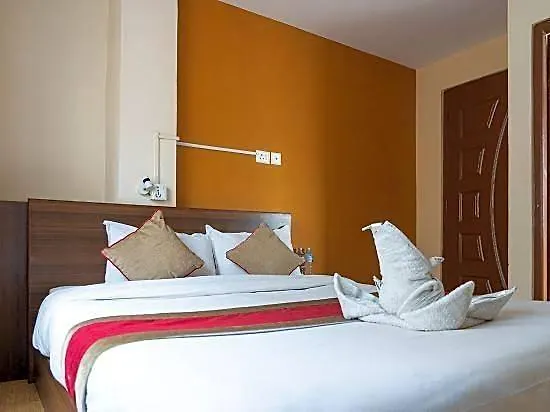 Holiday Hostel *