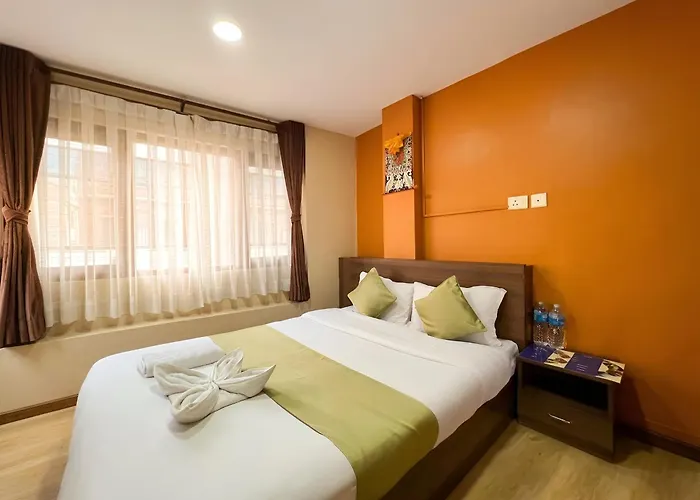 Holiday Hostel *