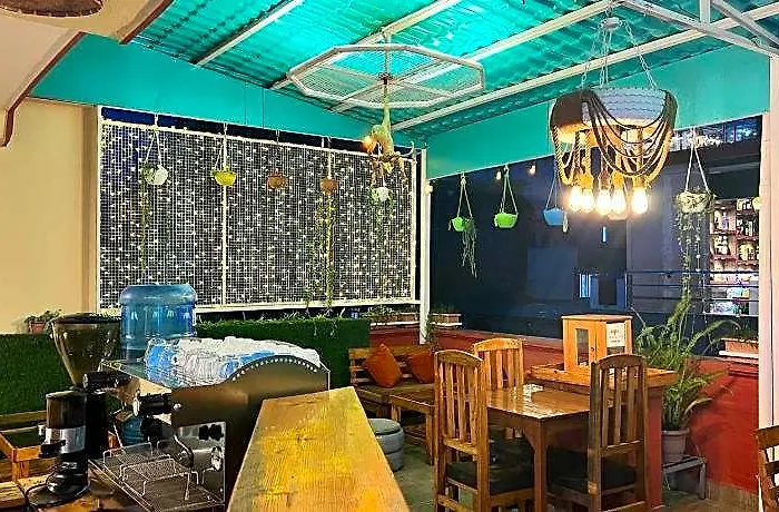 Holiday Hostel *